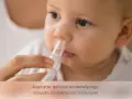 Delikatny aplikator do noska pomaga maluszkowi swobodnie oddychać.