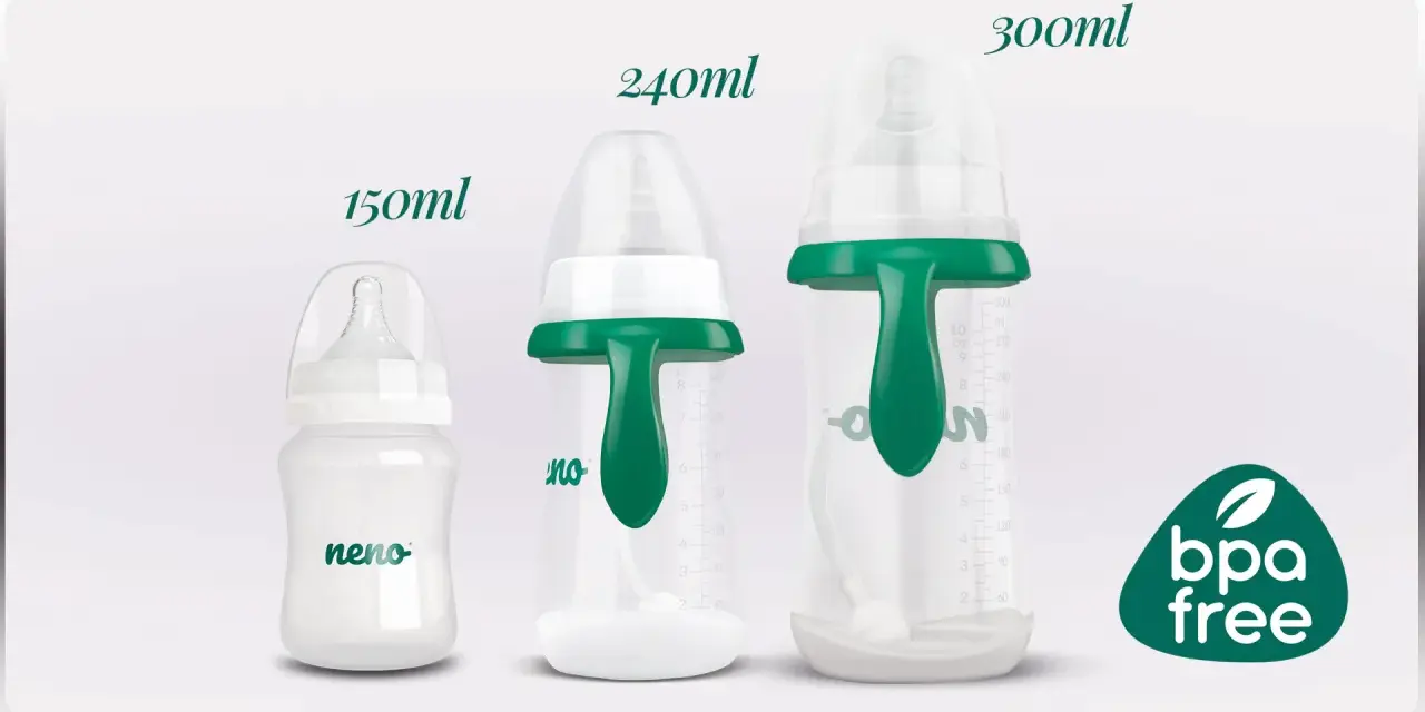 Trzy butelki na mleko dla niemowląt o pojemności 150ml, 240ml i 300ml, z zielonymi uchwytami i oznaczeniem BPA free.