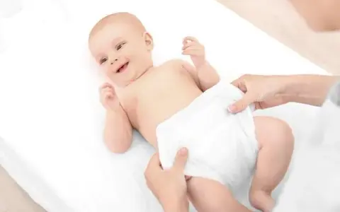 Jak zakładać pampersa chłopcu - proste kroki dla komfortu i higieny