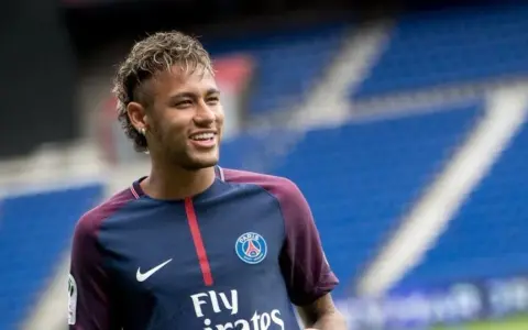 Czy Neymar ma dziecko? Odkryj tajemnice jego rodziny i dzieci